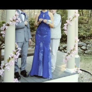 Wore once and I no longer have any use for it